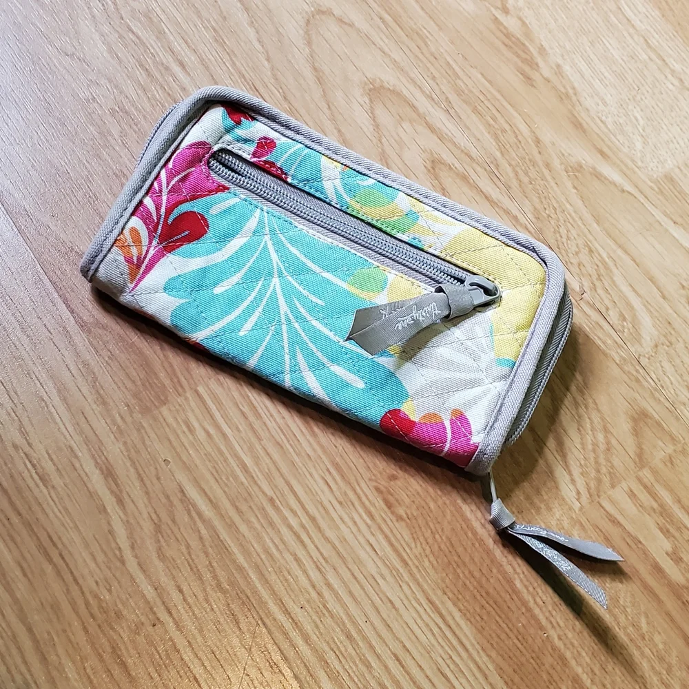 Colorful thirty-one Soft Wallet - Picture 3 of 5